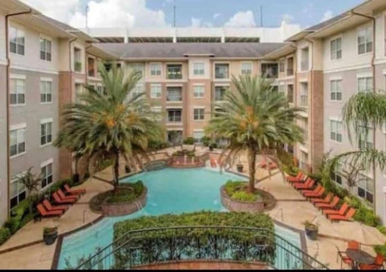 Inviting 2Br - Gym, Pool, Biz Center & Free Parking! Walk 2 Nrg Stadium! Near Med Ctr, Galleria, & Rice Village Houston Exterior photo