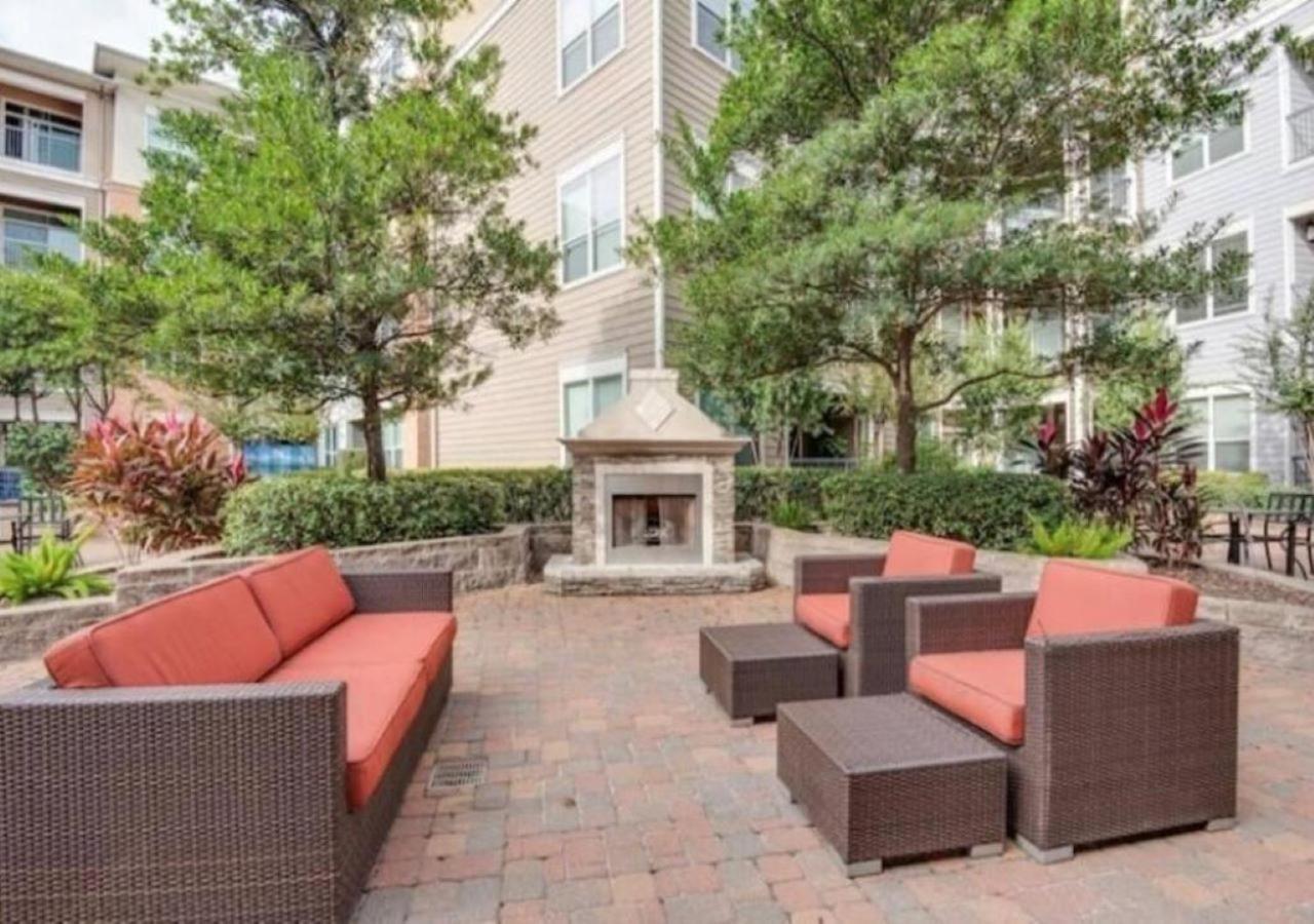 Inviting 2Br - Gym, Pool, Biz Center & Free Parking! Walk 2 Nrg Stadium! Near Med Ctr, Galleria, & Rice Village Houston Exterior photo