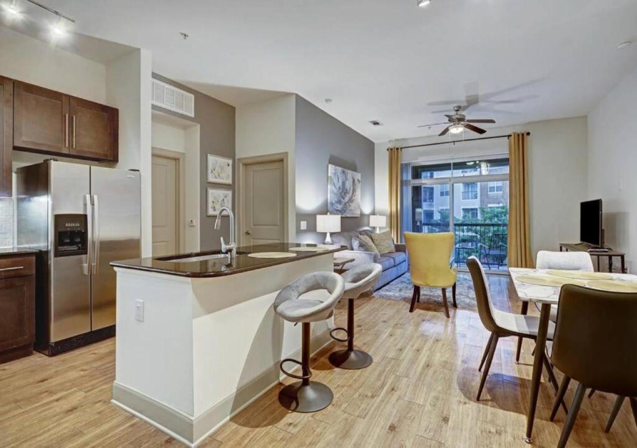 Inviting 2Br - Gym, Pool, Biz Center & Free Parking! Walk 2 Nrg Stadium! Near Med Ctr, Galleria, & Rice Village Houston Exterior photo