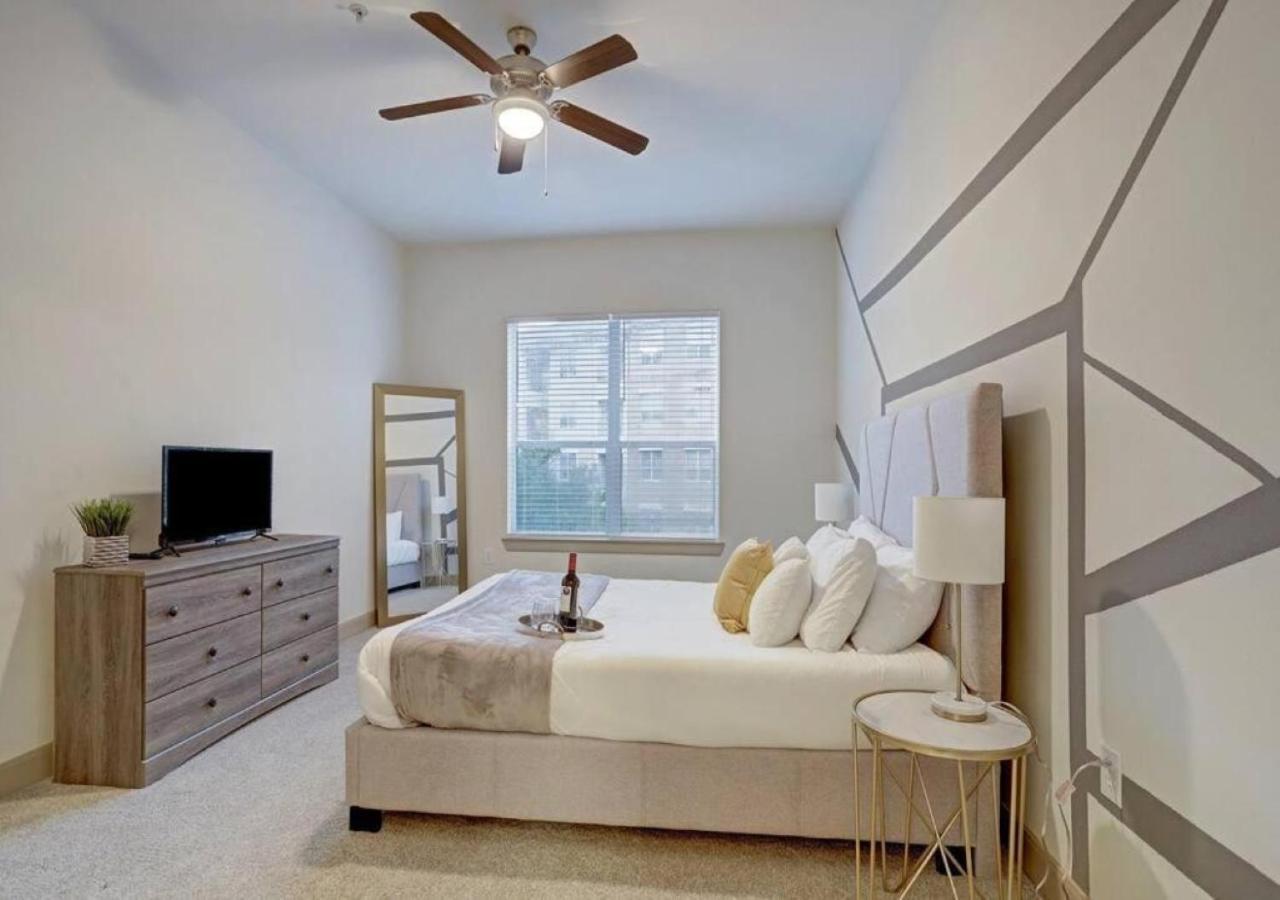 Inviting 2Br - Gym, Pool, Biz Center & Free Parking! Walk 2 Nrg Stadium! Near Med Ctr, Galleria, & Rice Village Houston Exterior photo